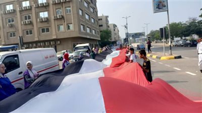 بعلم 50 مترا.. مسيرة شبابية احتفالا بالعيد القومي الـ155 للقليوبية