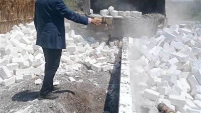 المنيا.. إزالة 97 حالة تعد على أرض زراعية وأملاك دولة