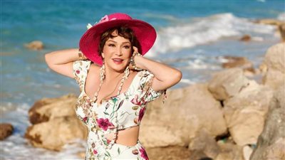 لبلبة بإطلالة صيفية مبهجة في 