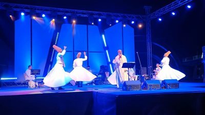 فرقة المولوية المصرية تحيي حفل المهرجان الصيفي بمكتبة الإسكندرية 