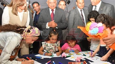 وزيرة الثقافة تفتتح معرض السويس للكتاب في دورته الأولى