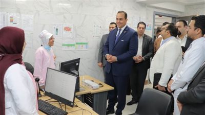 رئيس هيئة الرعاية الصحية يتفقد مركز طب أسرة حي السلام