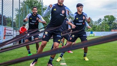 بالصور| الأهلي يخوض مرانه الثاني في معسكره بالنمسا