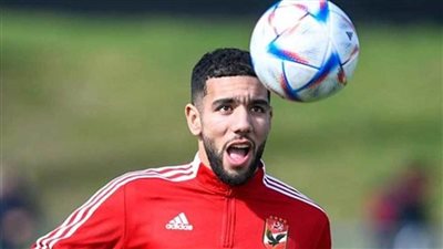 عاجل.. وكيل أعمال قندوسي يكشف حقيقة رغبة اللاعب بفسخ تعاقده مع الأهلي