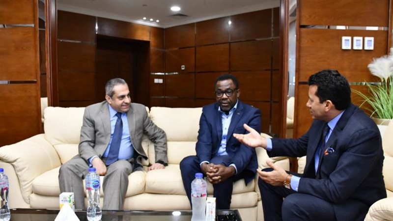 د. أشرف صبحى