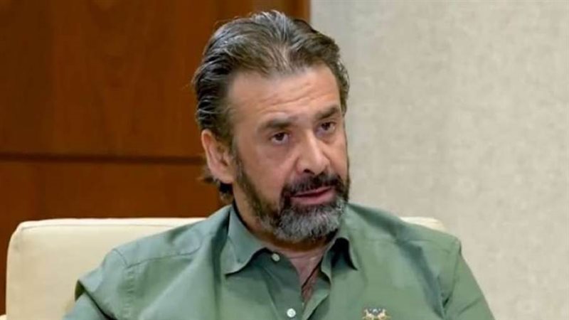 الفنان كريم عبدالعزيز