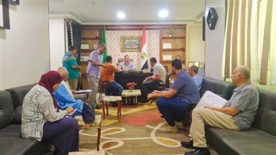 محافظ المنيا يوجه بضرورة التواصل المباشر مع المواطنين وحل مشاكلهم