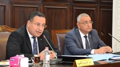 رئيس جامعة الإسكندرية يوجه بضرورة تكثيف الكليات لاستقبال العام الدراسي الجديد 
