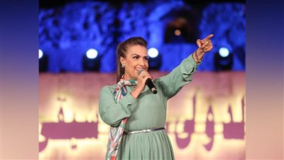 بالفيديو| الفنانة سيمون عن مهرجان القلعة: من أحلى حفلاتي ...وفرحت باستقبال الجمهور