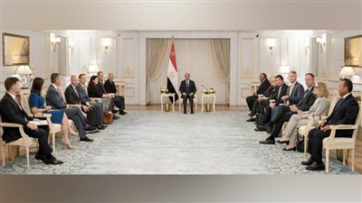 الرئيس السيسي يستقبل وفدًا موسعًا من الحزبين الديمقراطي والجمهوري بالكونجرس الأمريكي .. صور