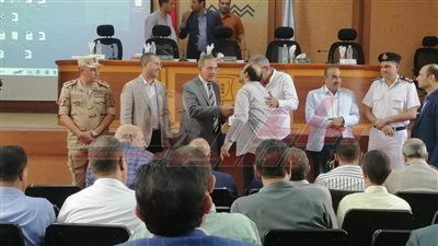 تكريم عضو نموذج محاكاة مجلس الشيوخ للمشاركة في موسم برنامج «العباقرة قادرون باختلاف»