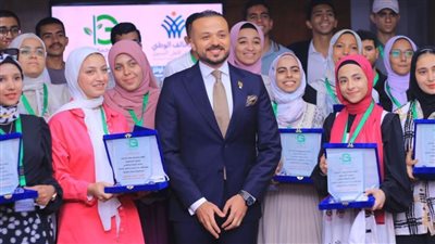 النائب محمد الجارحي يكرم أوائل الثانوية العامة والأزهرية والدبلومات الفنية لعام 2023