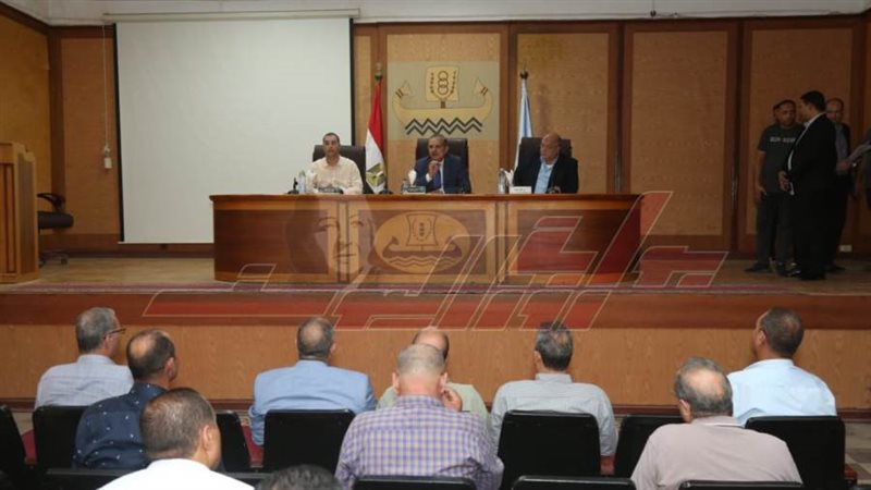 اجتماع المحافظ