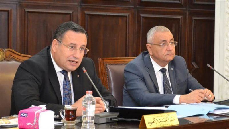 دكتور عبد العزيز