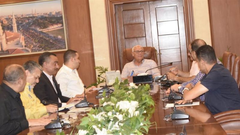 خلال الاجتماع