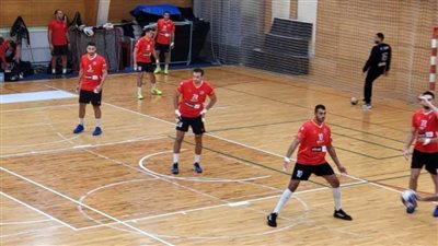 الأهلي يفوز على الزهور في افتتاح دوري اليد