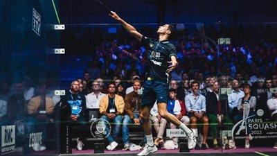 علي فرج يصعد لنهائي بطولة باريس الدولية للإسكواش