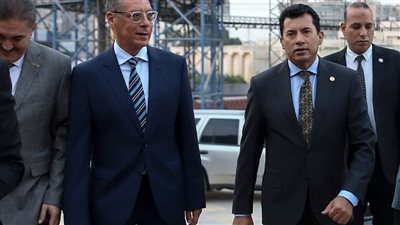 وزير الرياضة يعطي شارة انطلاق بطولة إفريقيا لكرة الطائرة