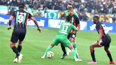 الرجاء والجيش الملكي يتعادلان في الدوري المغربي لكرة القدم