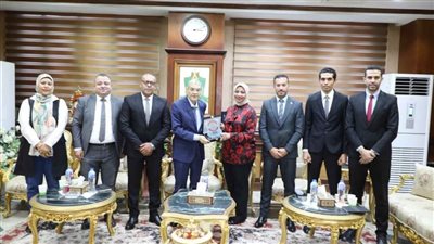 محافظ المنيا يؤكد سعي الدولة المصرية لتعزيز فرص الصناعة والاستثمار