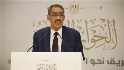 ضياء رشوان ردًا على مقترح الاستعانة برجال الدين: المواطن له حق ولا يستحق الصدقات