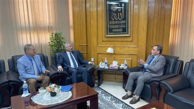 رئيس جامعة المنيا يستقبل رئيس لجنة قطاع التربية الرياضية بالمجلس الأعلى للجامعات