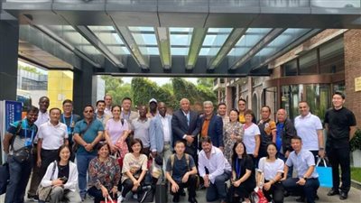 محافظ الوادي الجديد يلتقي عددًا من الوفود الأجنبية المشاركة بفعاليات