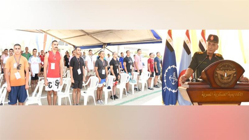 وزير الدفاع يتفقد