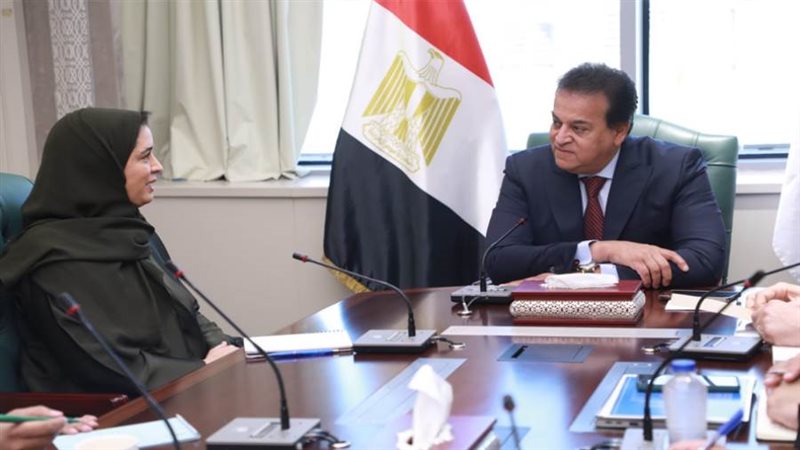 وزير الصحة يلتقي