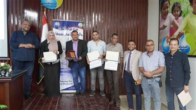 رئيس مياه سوهاج يناقش مخرجات الخطة الاستراتيجية ويكرم العاملين المتميزين 