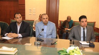 محافظ سوهاج  يبحث استعدادات المحافظة لاطلاق فعاليات مشروع الألف مبدع في سوهاج