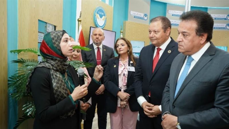 وزير الصحة في زيارته