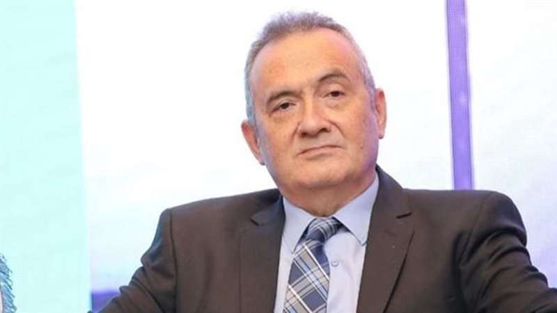 الدكتور مصطفى عبد