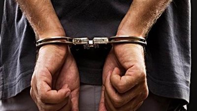 ضبط أحد الأشخاص لقيامه بالنصب على المواطنين بدعوى تدبير فرص عمل لهم