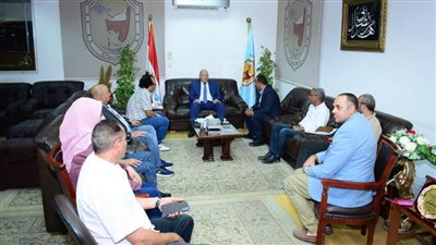 لصقل مواهب الطلاب.. جامعة سوهاج تبحث أوجه التعاون مع إقليم وسط الصعيد الثقافي