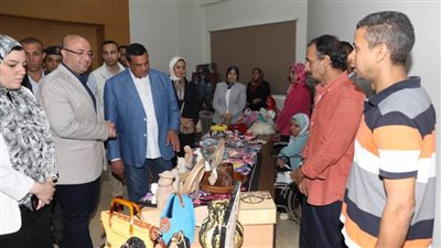 آمنة وغنيم يفتتحان معرض المنتجات الحرفية والتراثية 