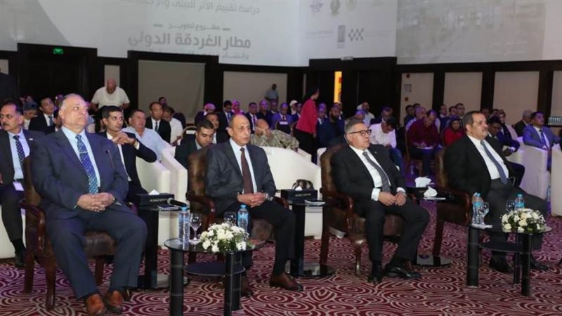 وزير الطيران والمحافظ