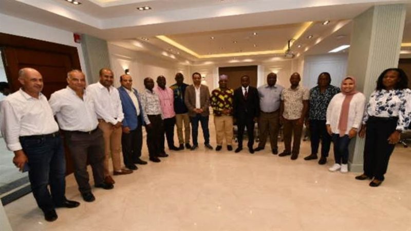 وفد من كينيا يزور