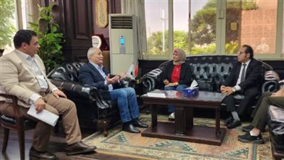 تفاصيل اجتماع محافظ الأقصر والرعاية الصحية حول قضايا تحسين النظام الصحي