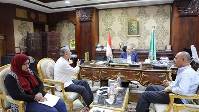 محافظ المنيا يستقبل عددا من أعضاء مجلس النواب لمناقشة وحل طلبات المواطنين