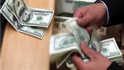 ضبط 4 أشخاص للإتجار في النقد الأجنبي بالسوق السوداء