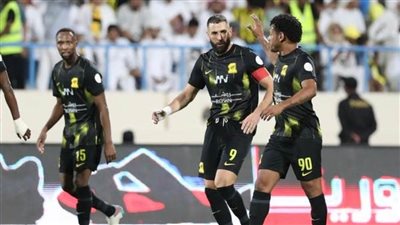 بنزيما يقود اتحاد جدة لفوز صعب على الأخدود بهدف في الدوري السعودي