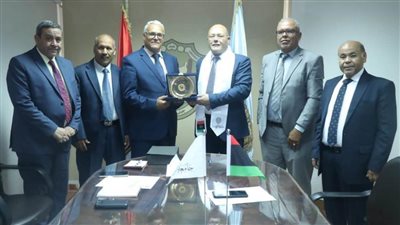 اتفاقية تعاون علمي وبحثي بين جامعتي سوهاج والزاوية الغربية بليبيا
