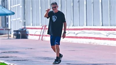 أوسوريو يعقد جلسة مع اللاعبين قبل مواجهة أرتا سولار 