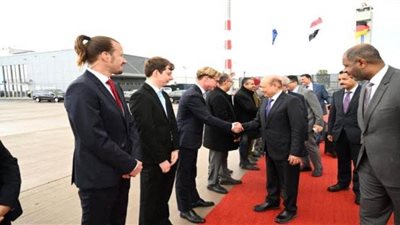 رئيس مجلس القيادة اليمني يتوجه إلى نيويورك للمشاركة في اجتماعات الجمعية العامة للأمم المتحدة