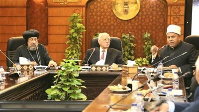 بيت العائلة المصرية يبحث سبل تعزيز التفاعل مع الجماهير