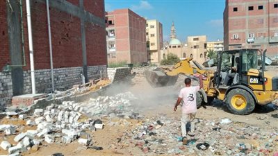 إزالة لحالتي تعدٍّ بالبناء دون ترخيص بمركز ومدينة فايد