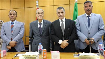 محافظ المنيا يشهد حفل تكريم وكيل وزارة المالية لبلوغه سن المعاش