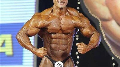 وزير الرياضة يتابع الحالة الصحية لبطل العالم في كمال الأجسام أشرف فوله