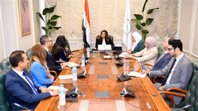 وزيرة الهجرة تبحث التعاون المشترك مع شركة 